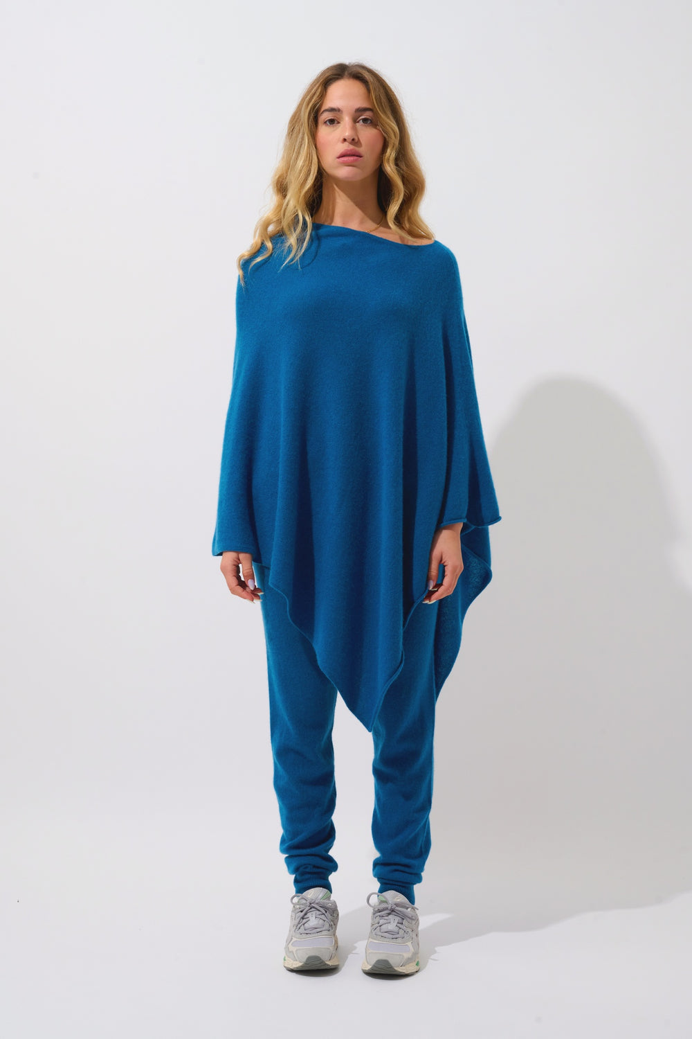 CARRA Poncho Pfau 100% Kaschmir