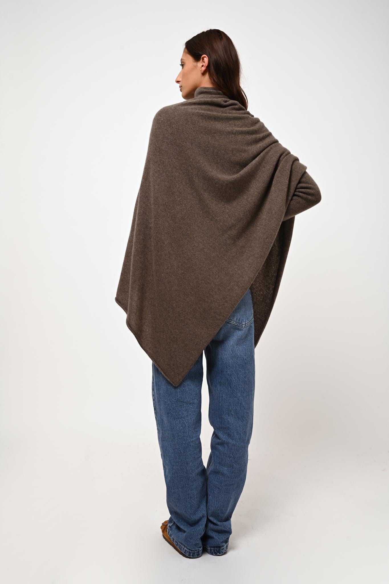 CARRA poncho taupe chiné 100% cachemire