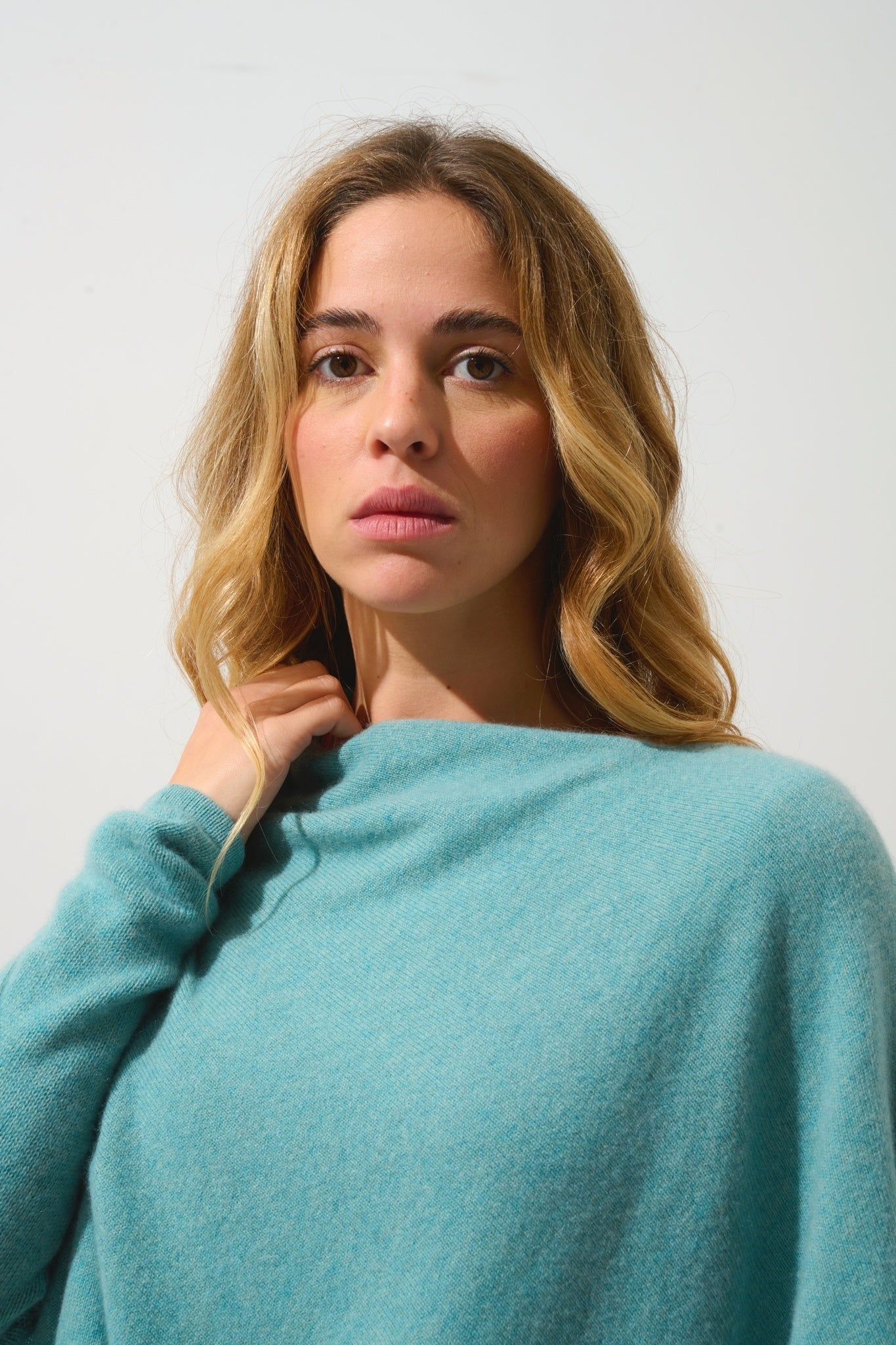 CARRA poncho vert chiné 100% cachemire