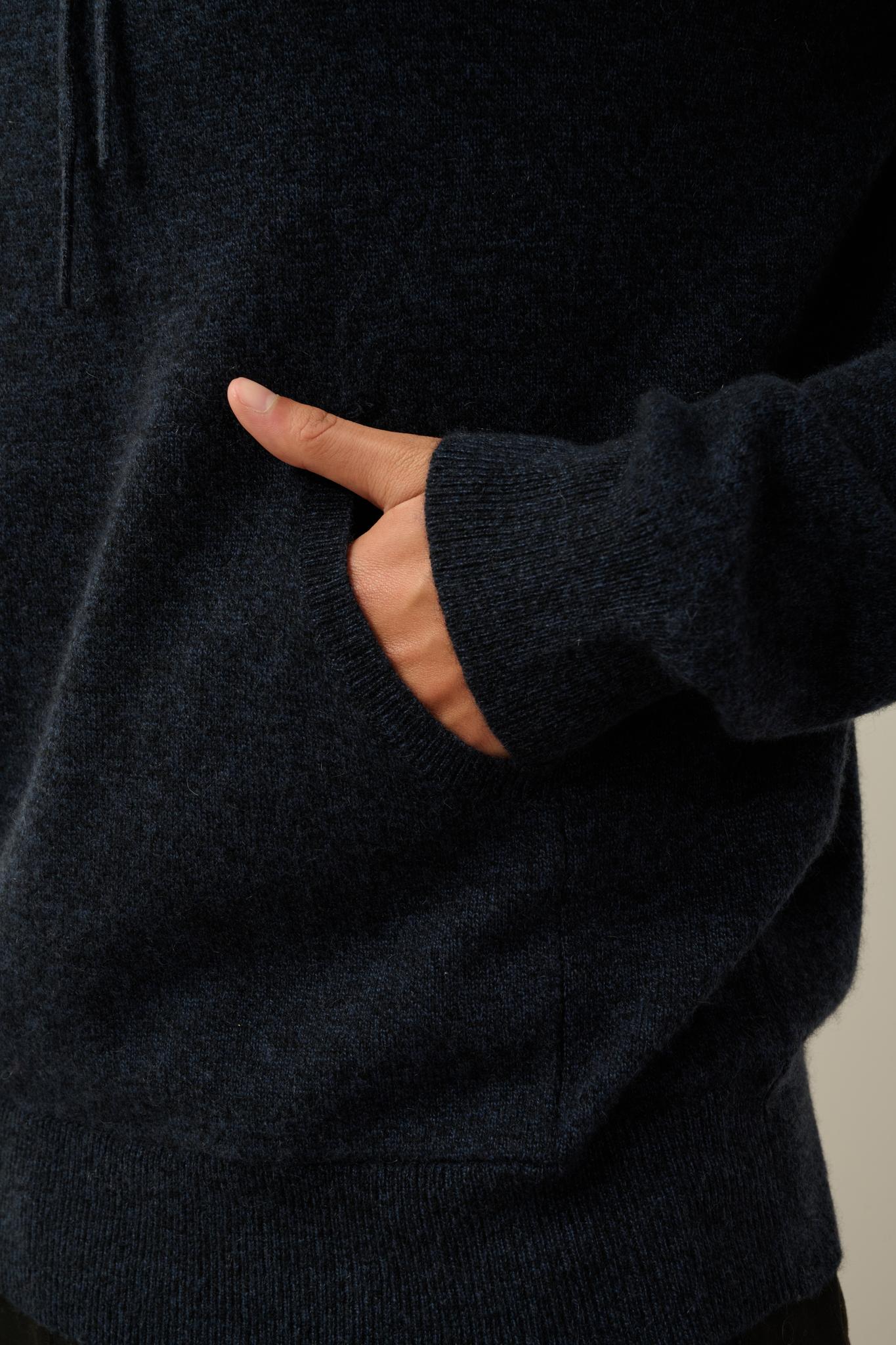 CASPER pull capuche poche kangourou caviar 100% cachemire