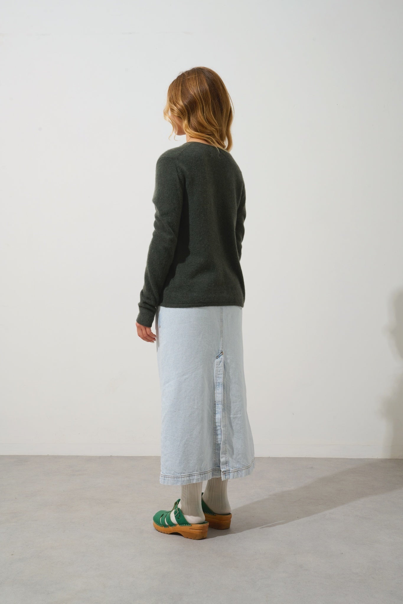 CHALAIS Strickjacke mit V-Ausschnitt khaki meliert 100% Kaschmir