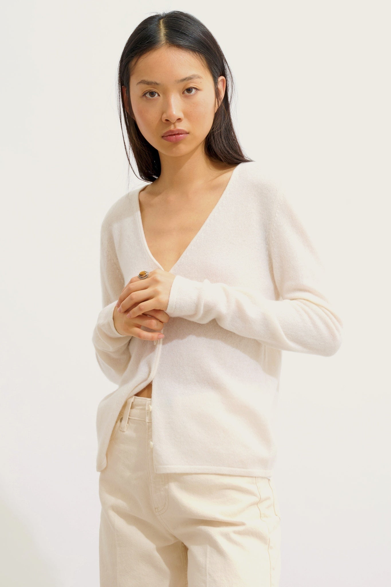 CHALAIS 100 % Kaschmir Schnee Strickjacke mit V-Ausschnitt