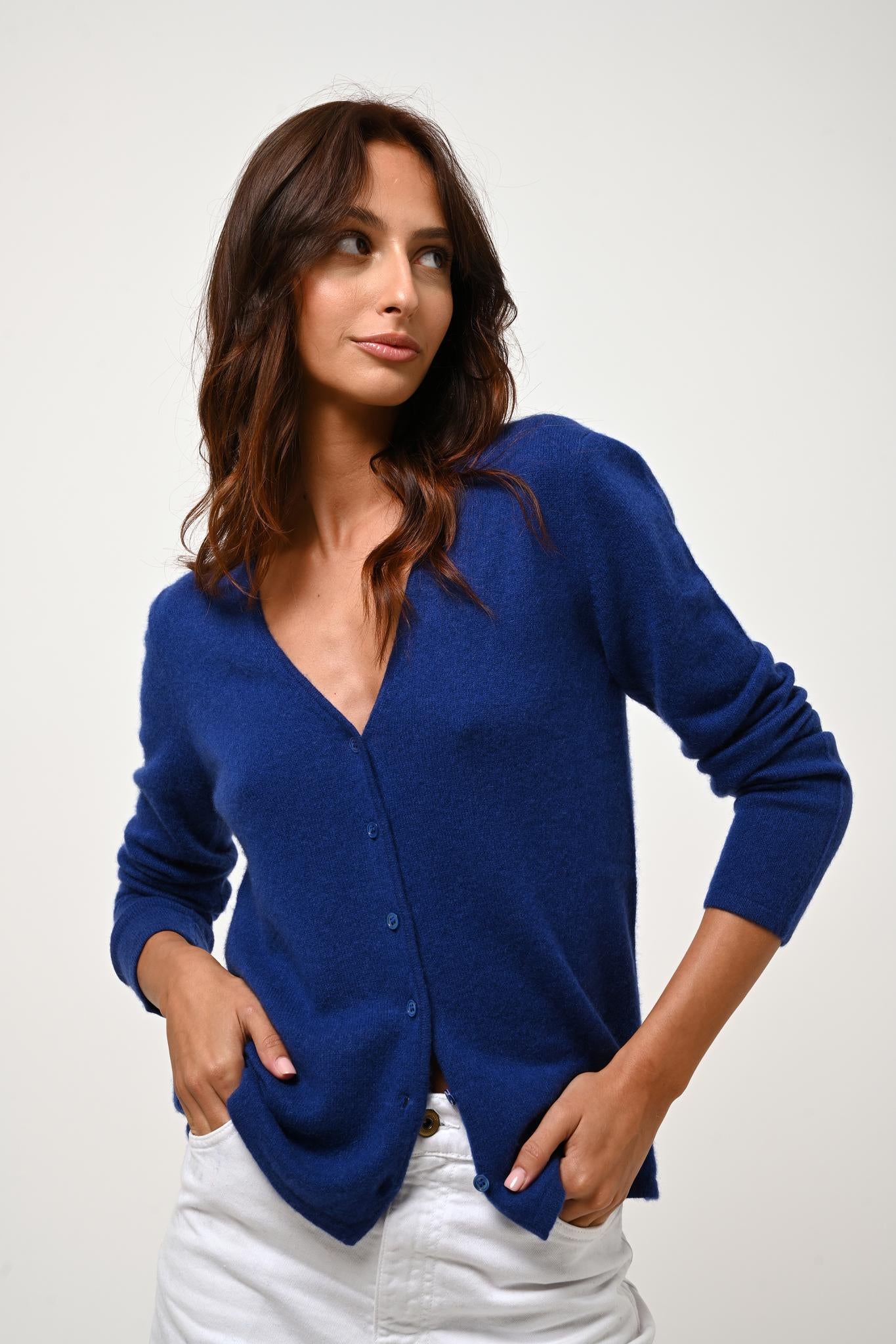 CHALAIS v-neck cardigan ultramarine 100% cashmere