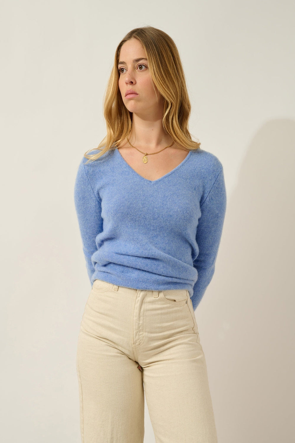 CHELSEA Pullover mit V-Ausschnitt 4 Fäden sky 100% Kaschmir