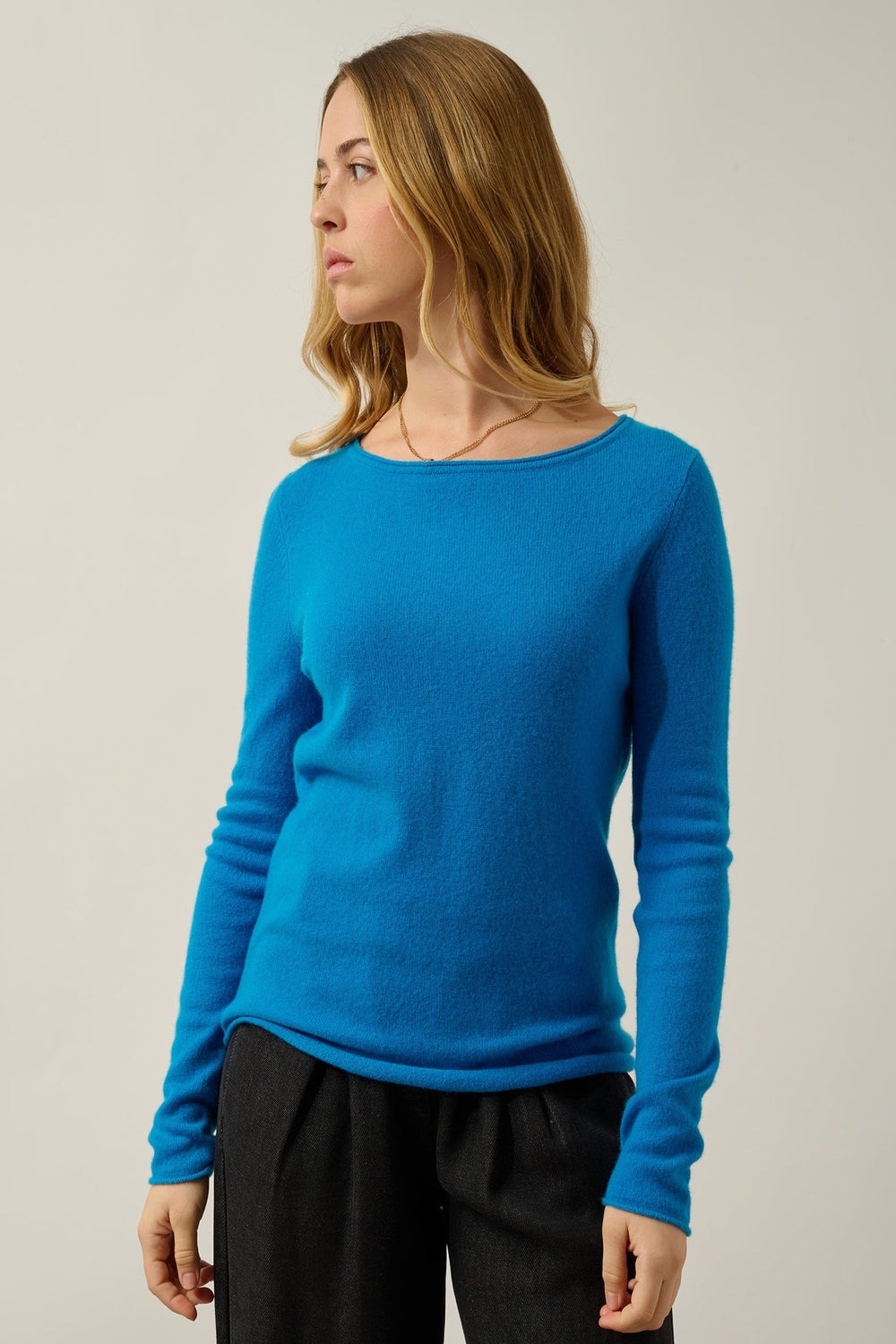 CRIOU Pullover mit Bootsausschnitt in Azur aus 100% Kaschmir