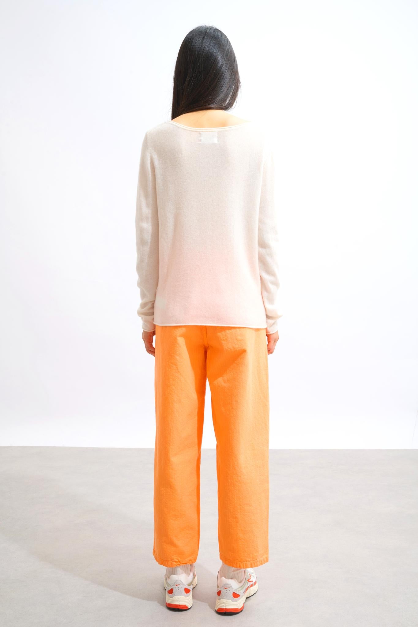 CRIOU Elfenbeinfarbener Pullover mit U-Boot-Ausschnitt, 100 % Kaschmir