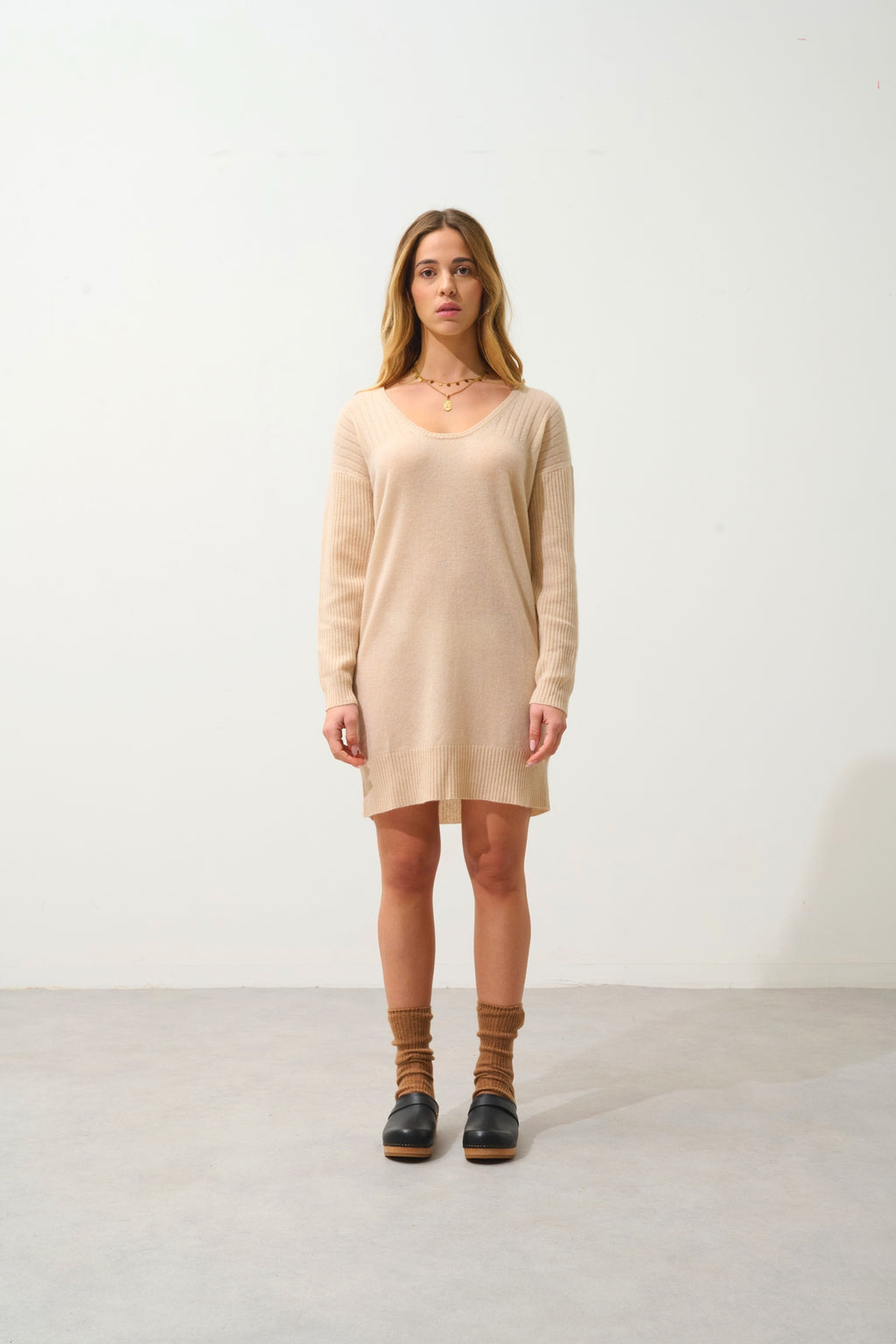 DANA robe col u sable 100% cachemire