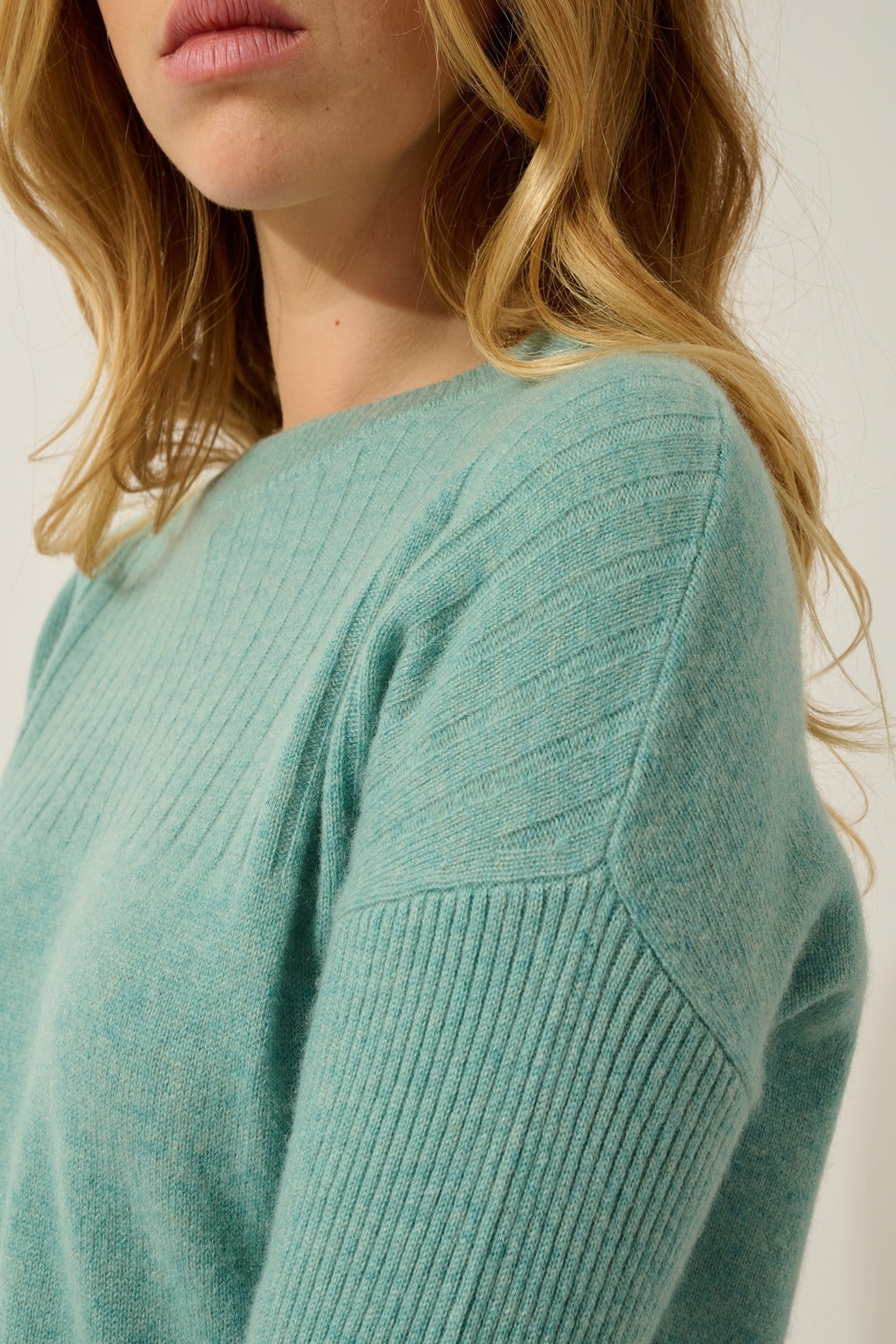 DARIA Pullover mit Rundhalsausschnitt grün meliert 100% Kaschmir