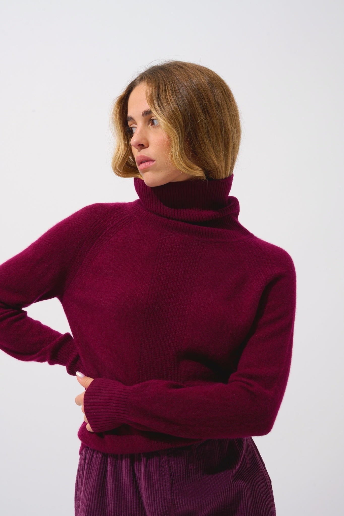 DOLCE burgundy turtleneck sweater 100% cashmere