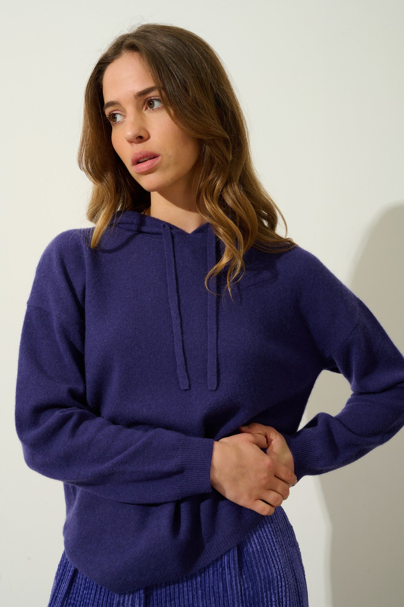dorte pull capuche purple 100% cachemire