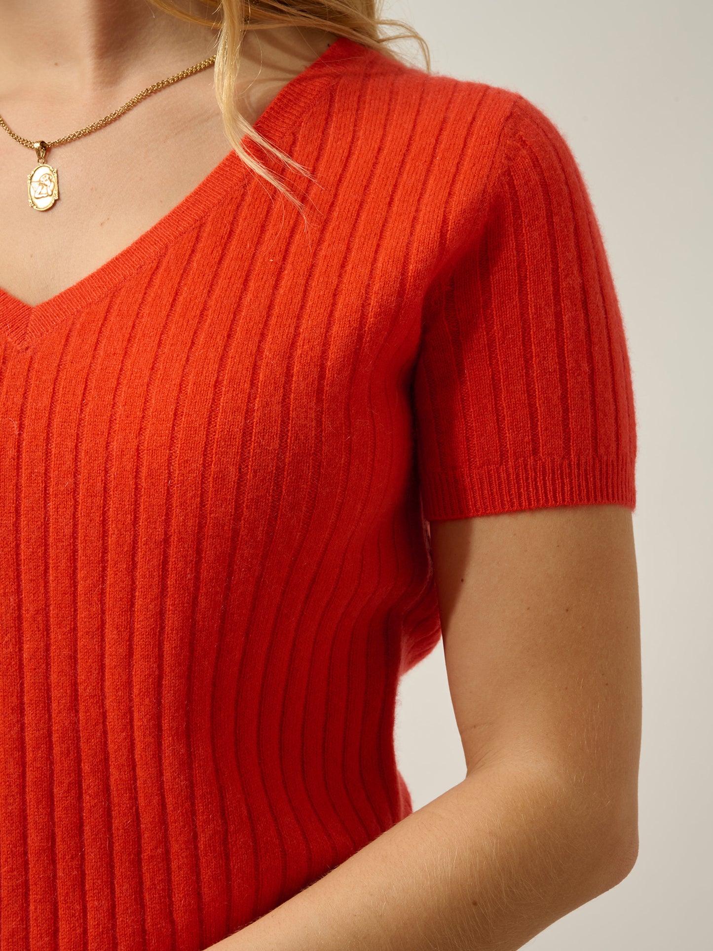 EIRA t-shirt col v orange 100% cachemire