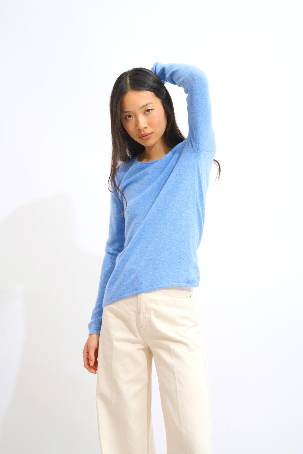 EPÉNA sky 100% cashmere round-neck sweater