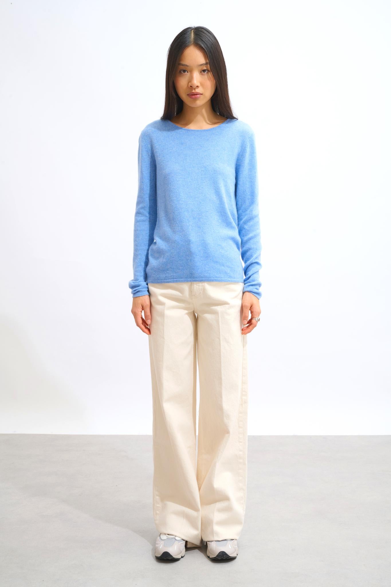 EPÉNA sky 100% cashmere round-neck sweater
