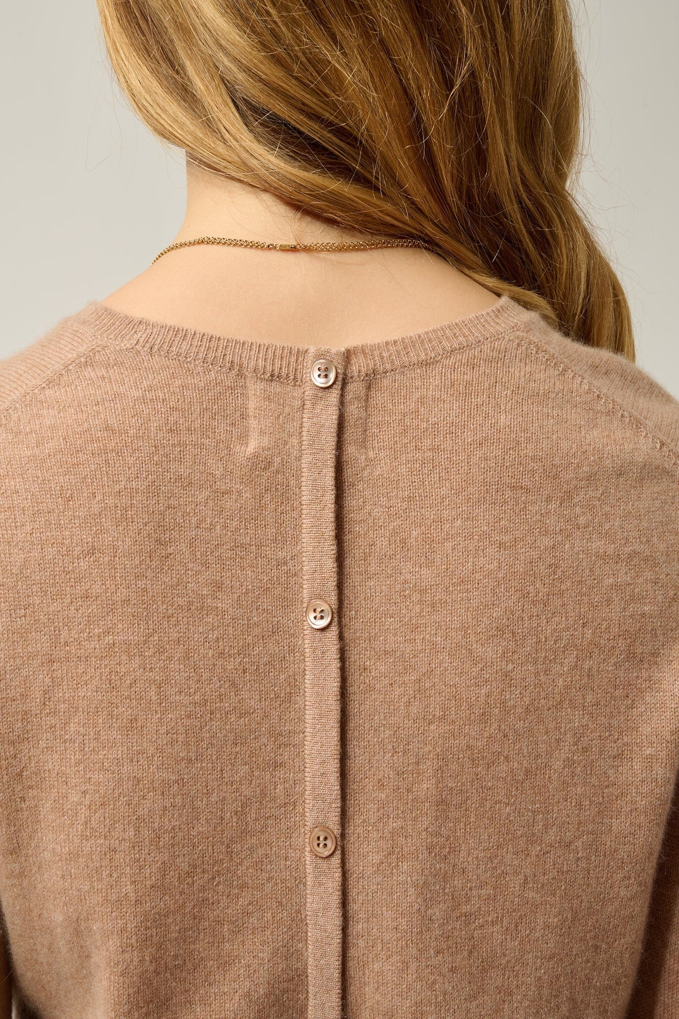 ESTARIS Pullover Rundhalsausschnitt geknöpft Rücken camel meliert 100% Kaschmir