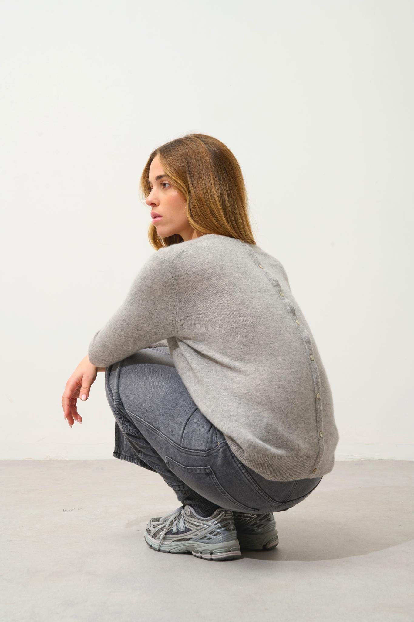 ESTARIS round-neck sweater with buttoned cloud back mottled 100% cashmere