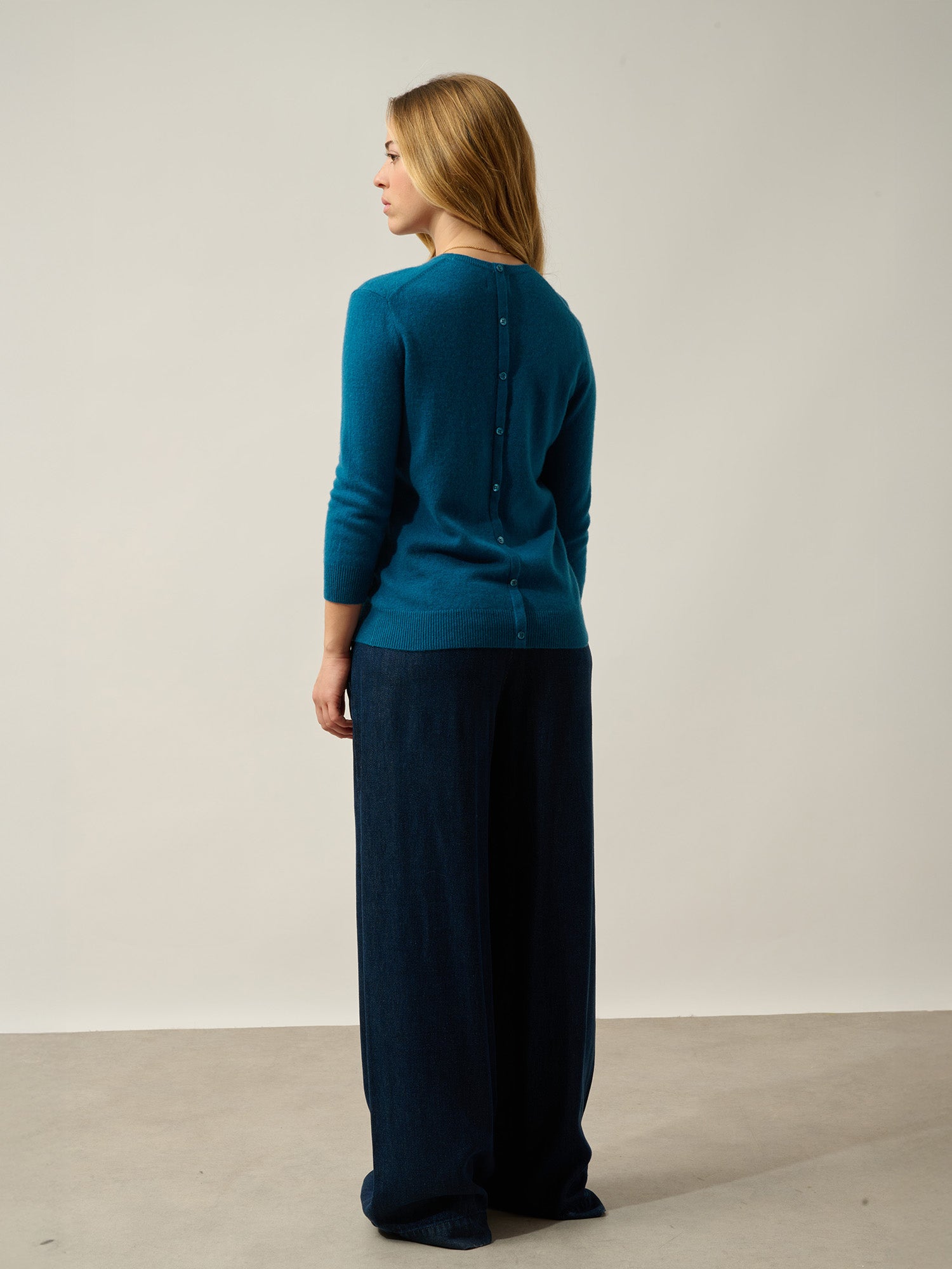 ESTARIS Pullover Rundhalsausschnitt geknöpft Rücken Pfauenauge 100% Kaschmir