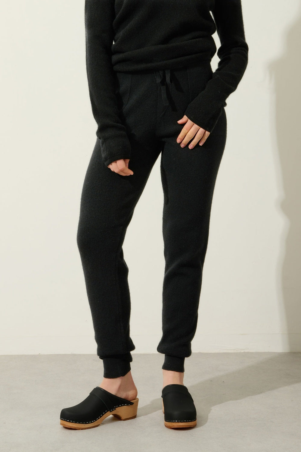 FERRAND black jogging suit 100% cashmere