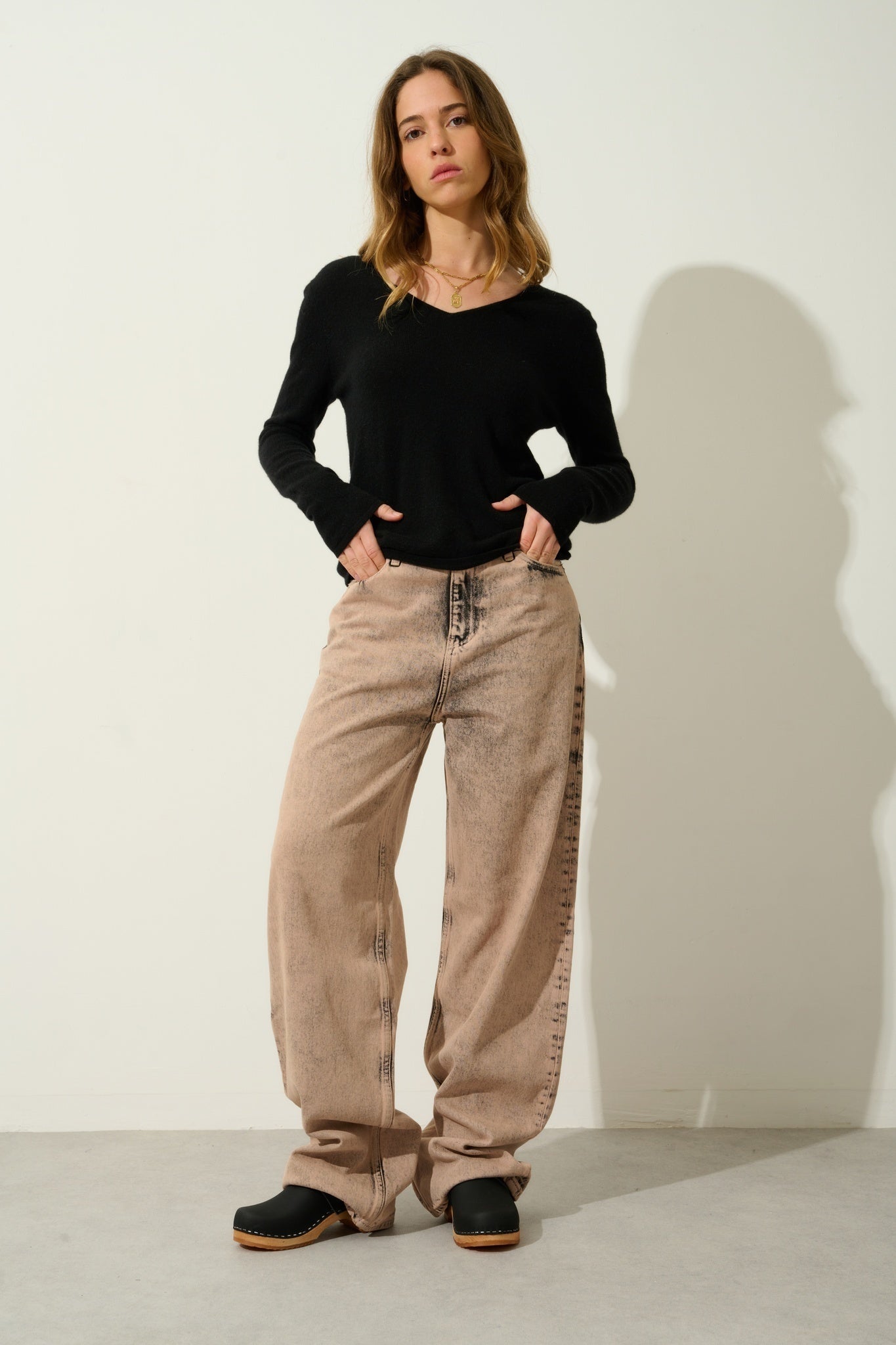 GALISE black v-neck sweater 100% cashmere