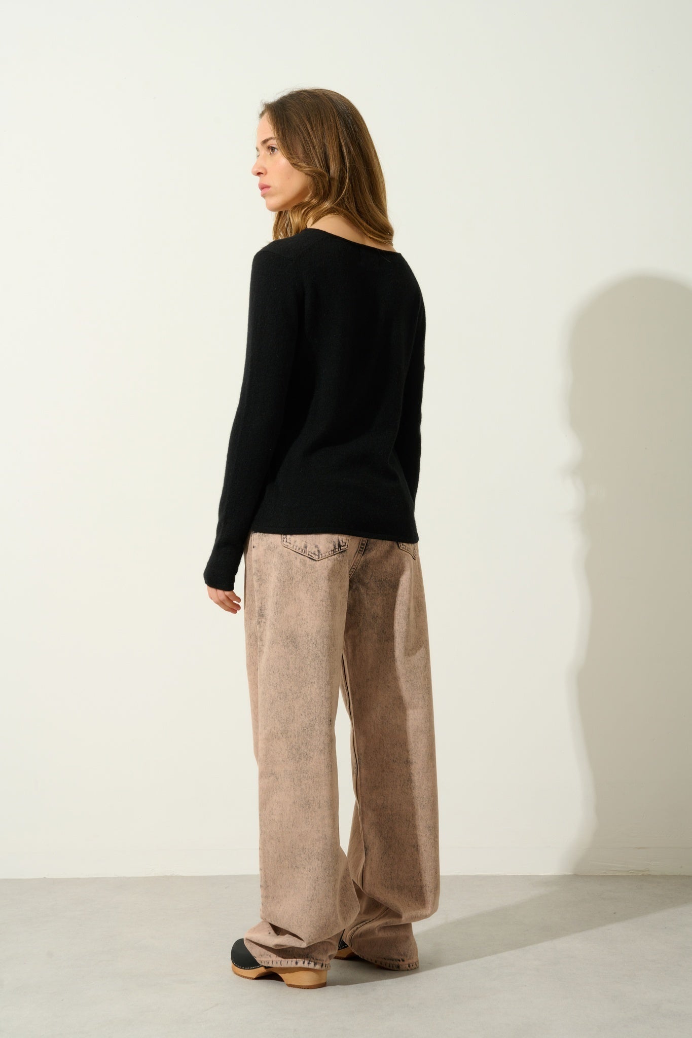 GALISE black v-neck sweater 100% cashmere