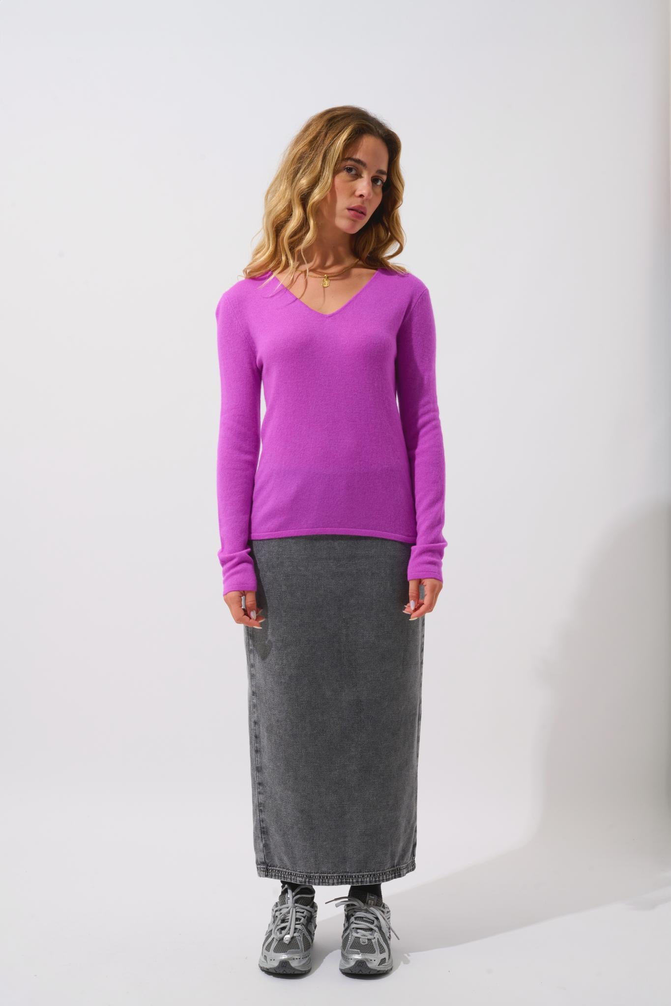 GALISE Pullover mit V-Ausschnitt in Neonviolett 100% Kaschmir
