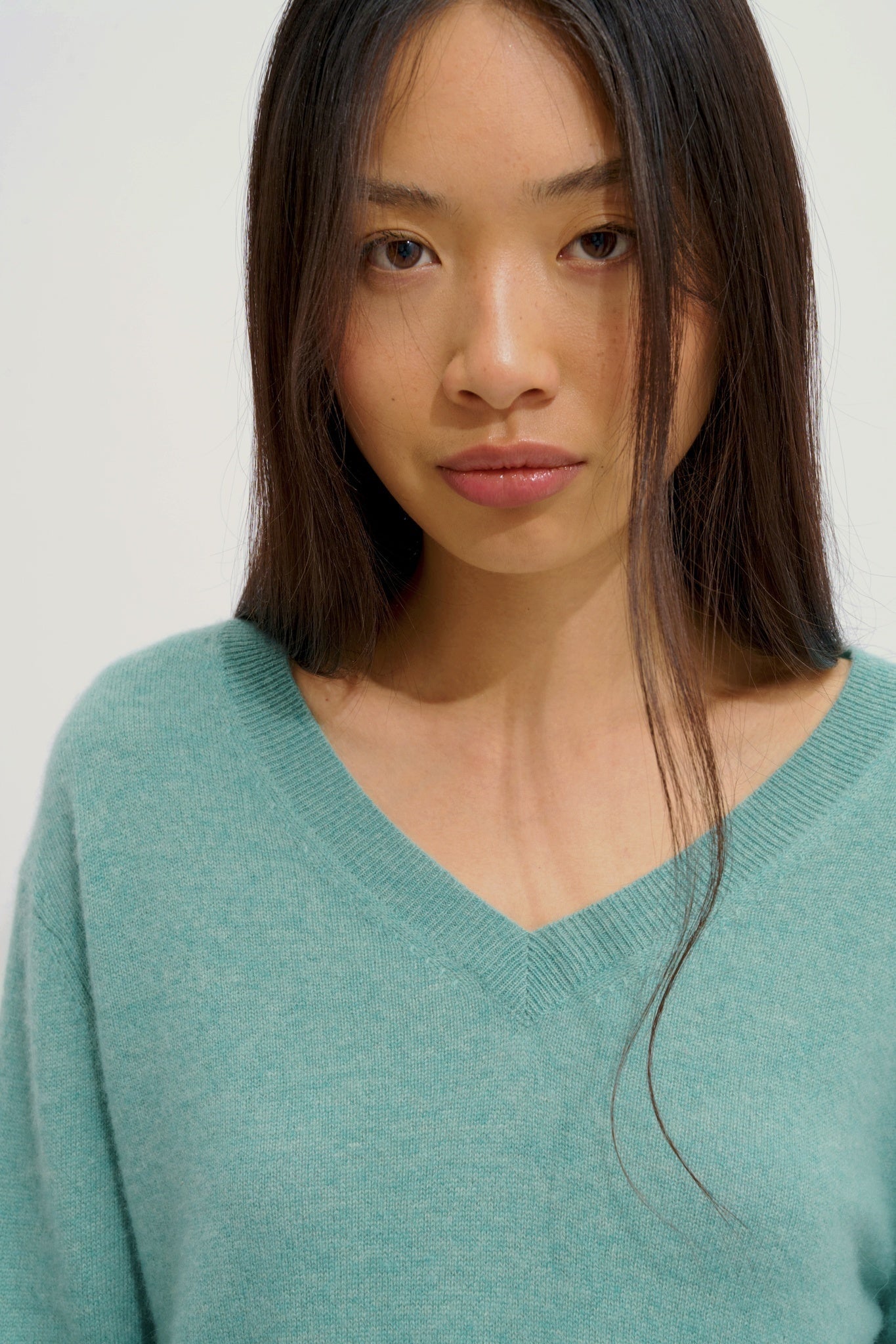 GARDORIA mottled green v-neck sweater 100% cashmere