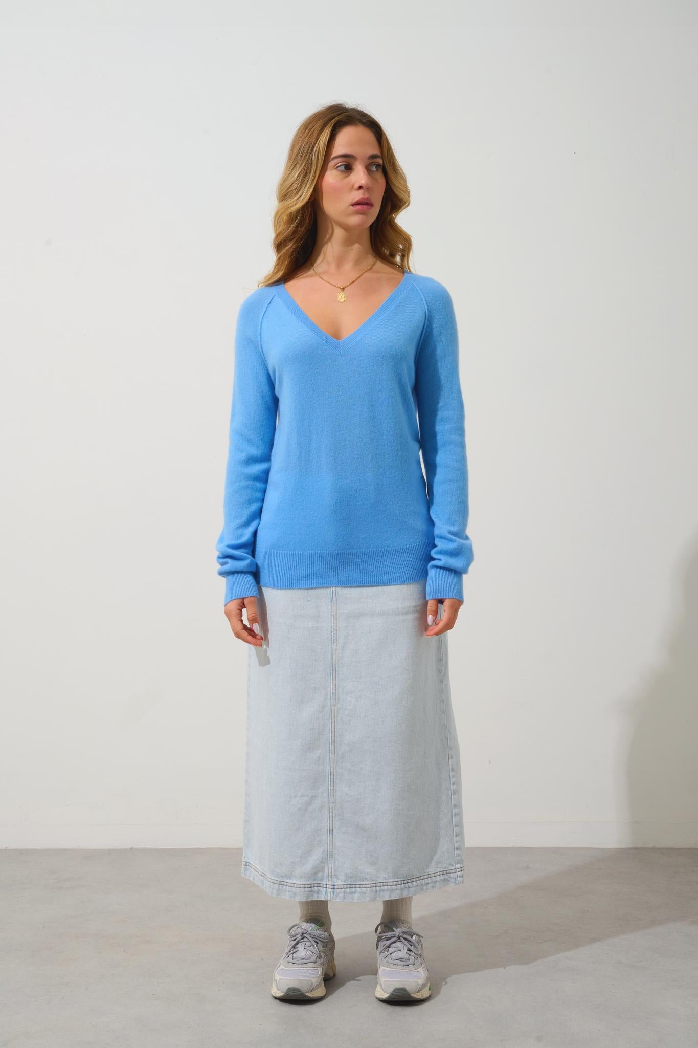 GIUSALET babyblauer Pullover mit V-Ausschnitt, 100 % Kaschmir