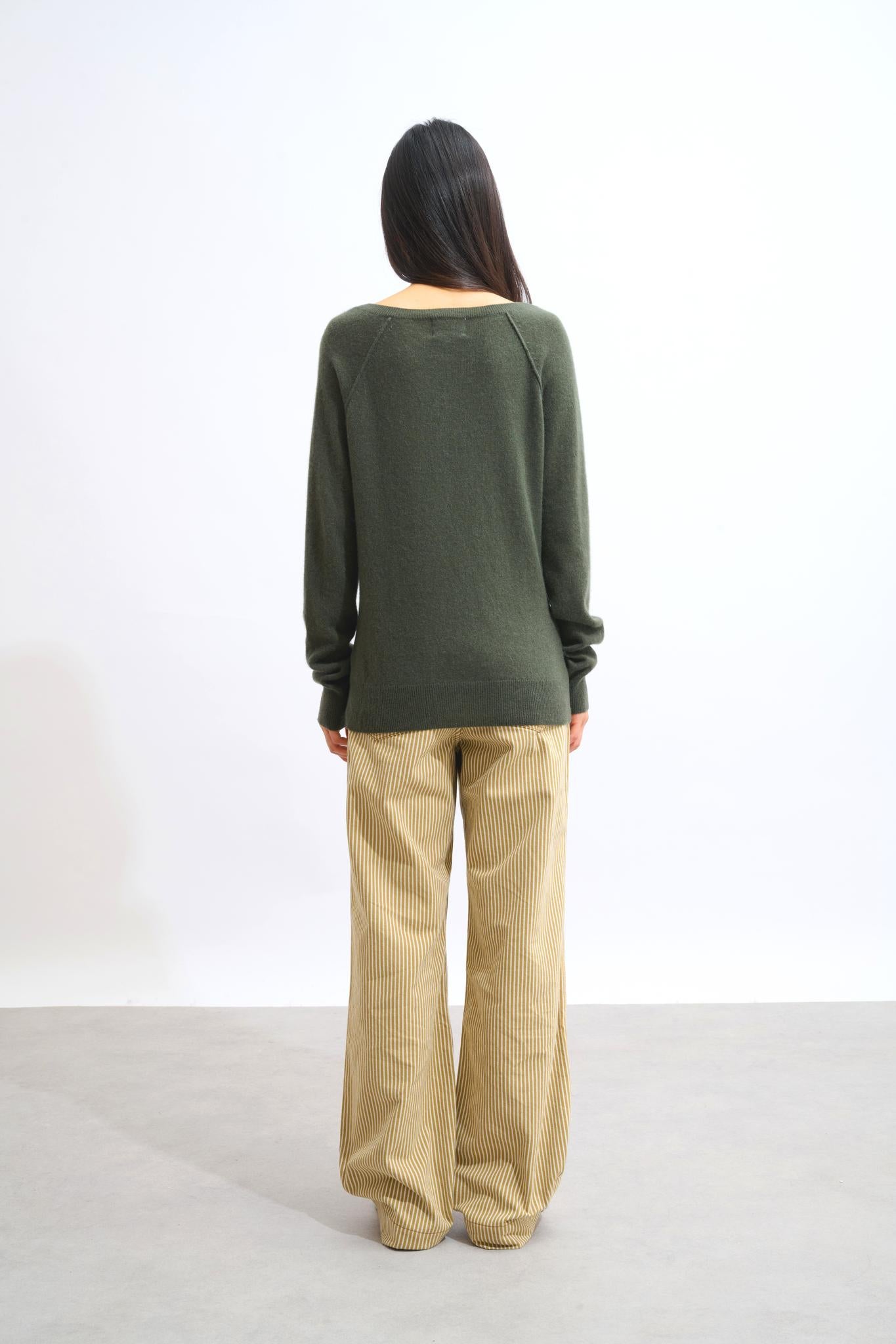 GIUSALET khaki v-neck sweater 100% cashmere
