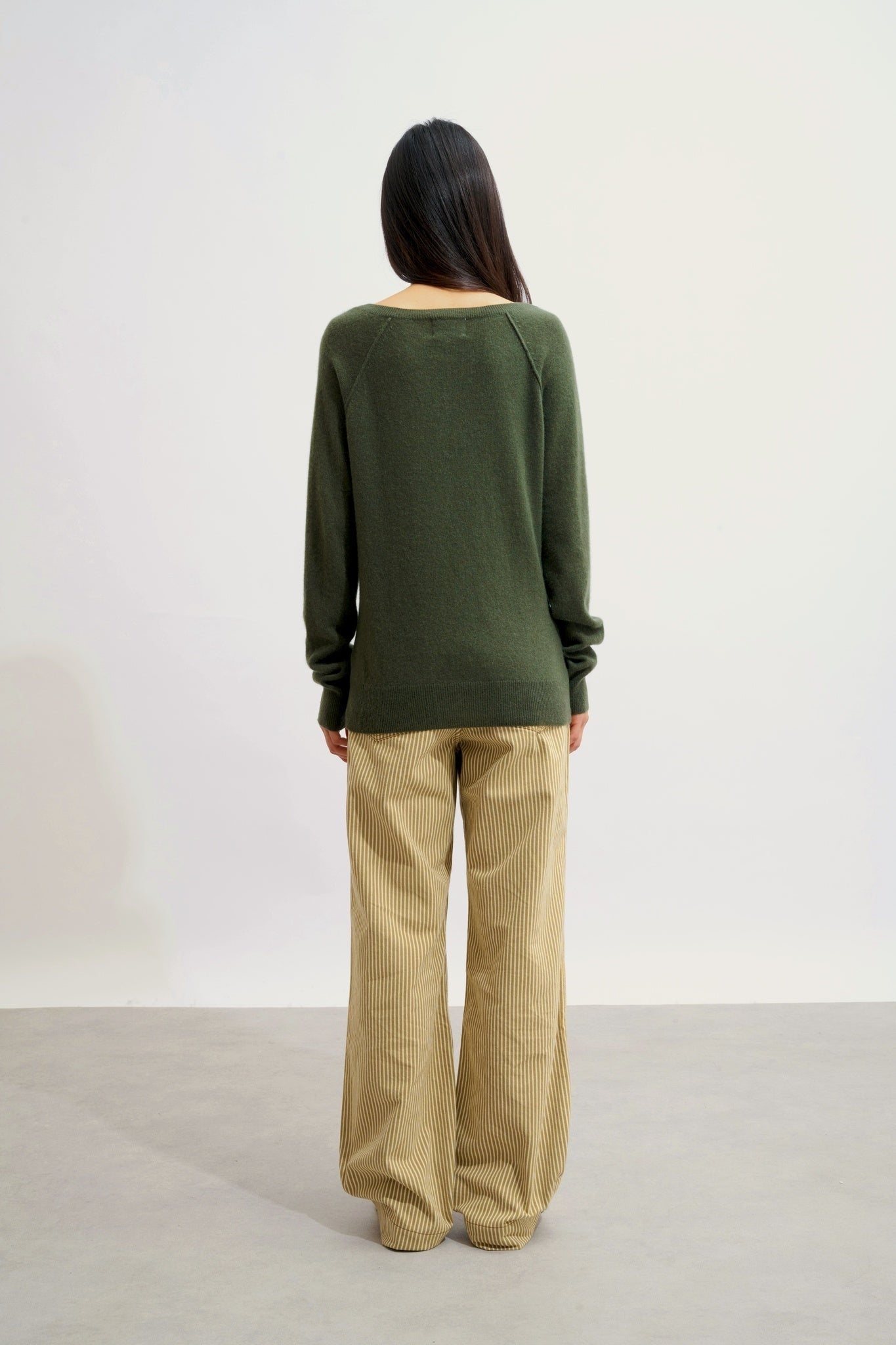 GIUSALET pull col v kaki 100% cachemire