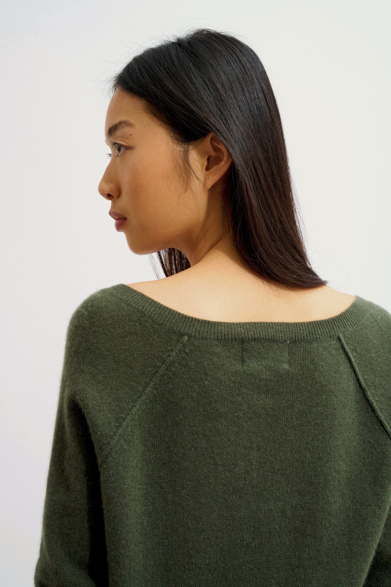 GIUSALET pull col v kaki 100% cachemire