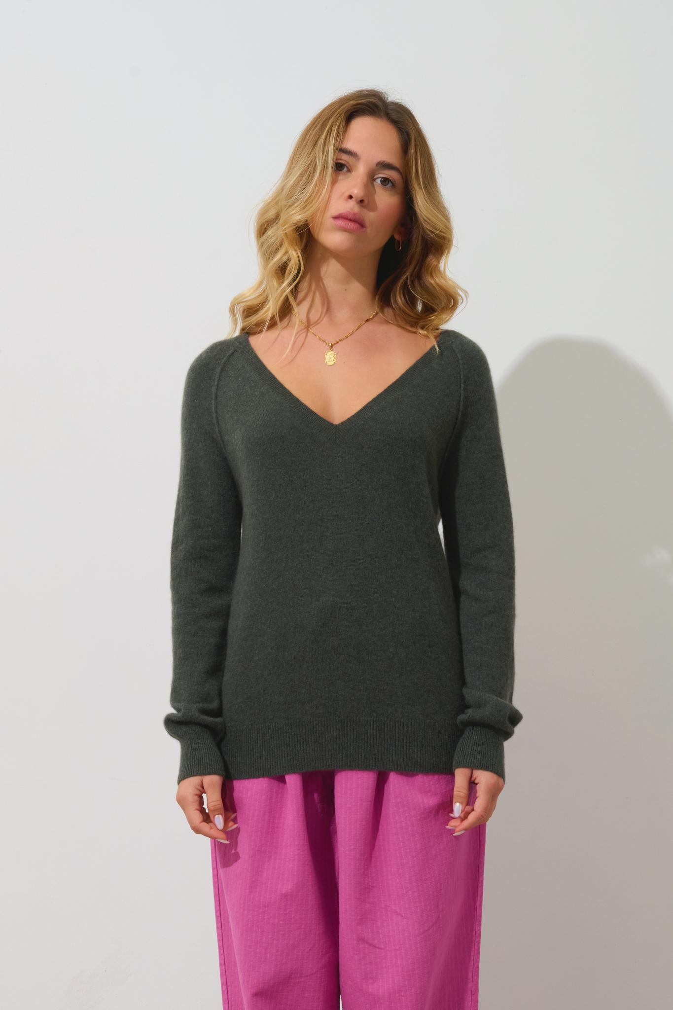 GIUSALET Pullover mit V-Ausschnitt khaki meliert 100% Kaschmir