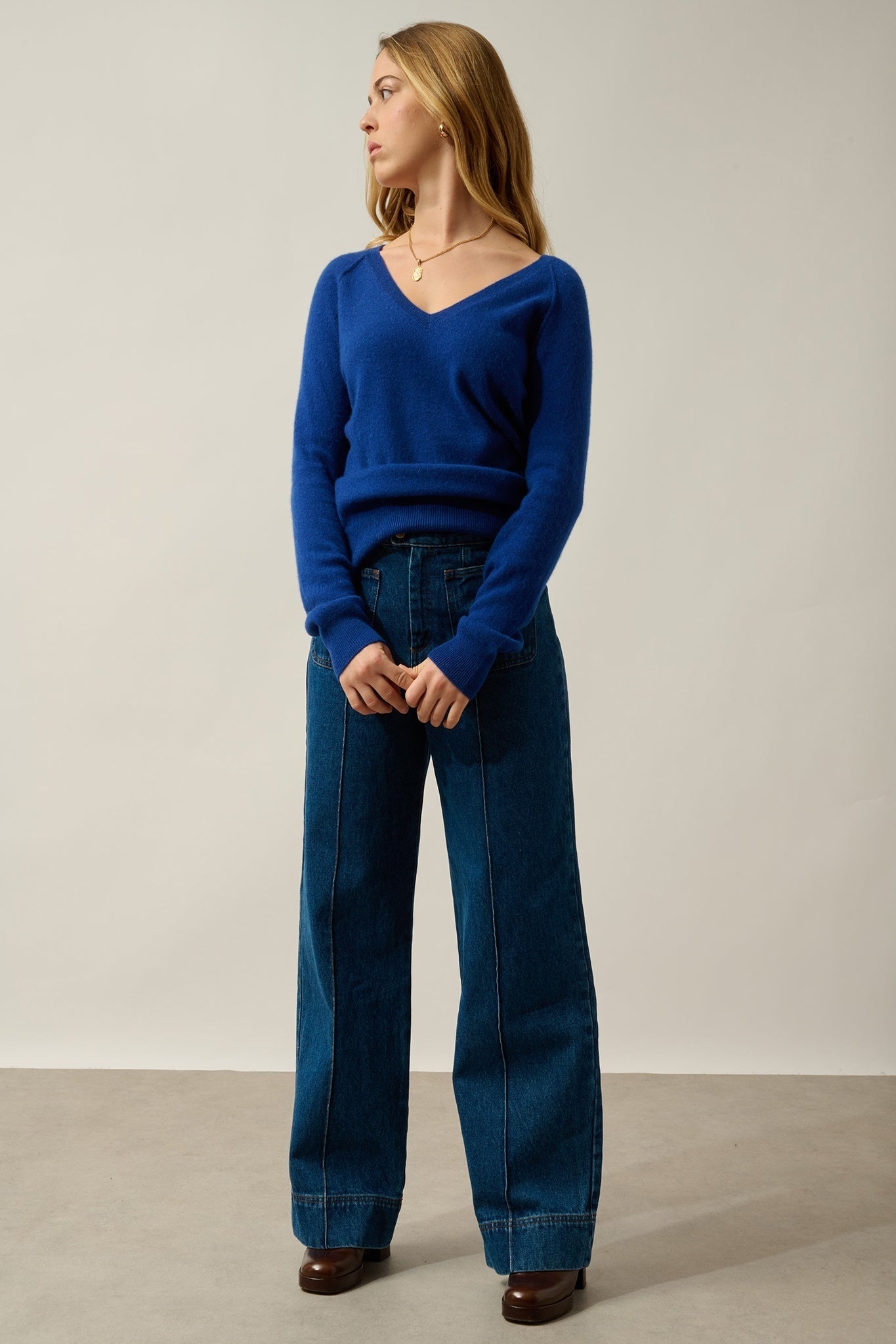 GIUSALET v-neck sweater ultramarine 100% cashmere