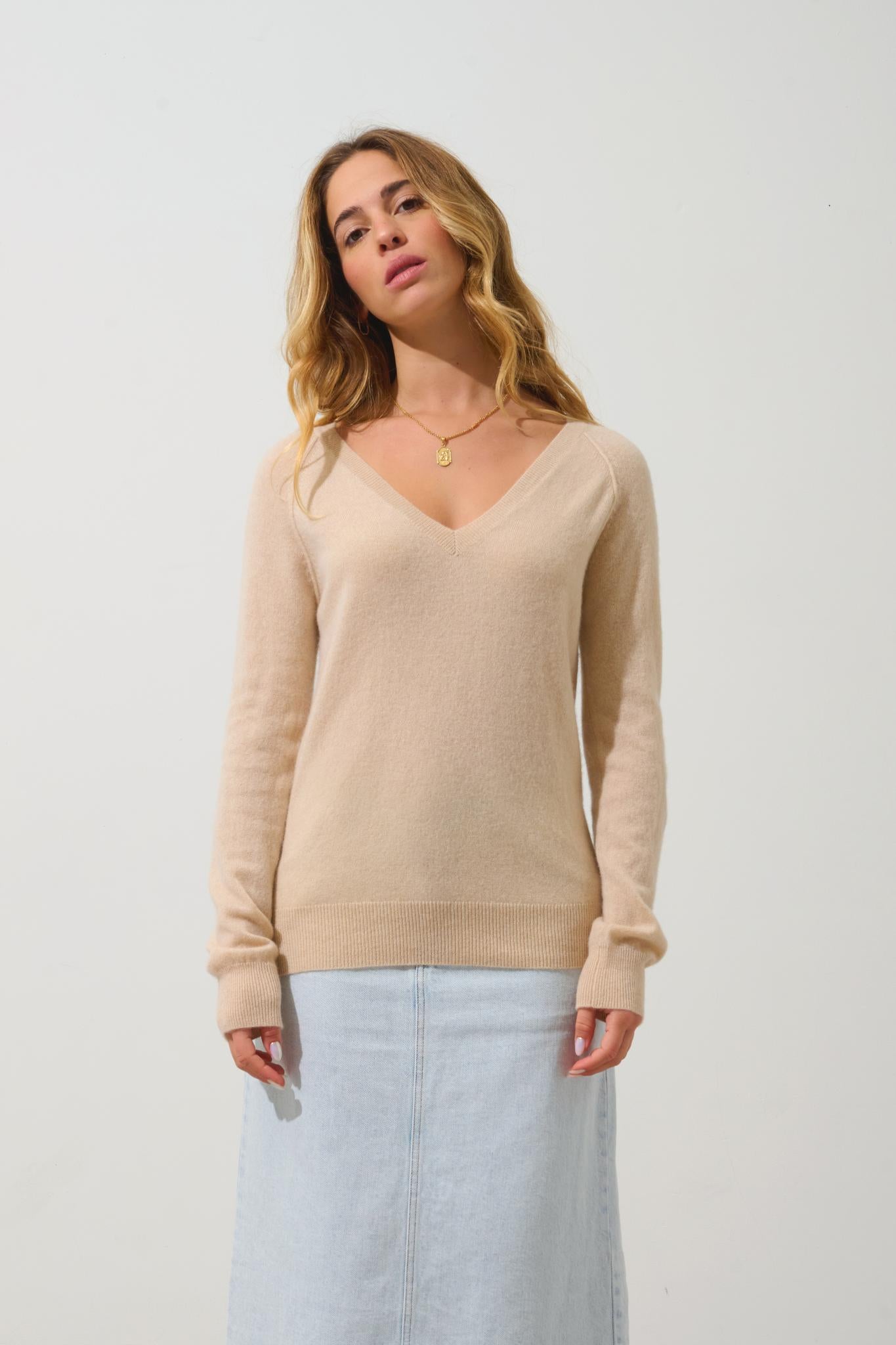 GIUSALET v-neck sweater sand 100% cashmere