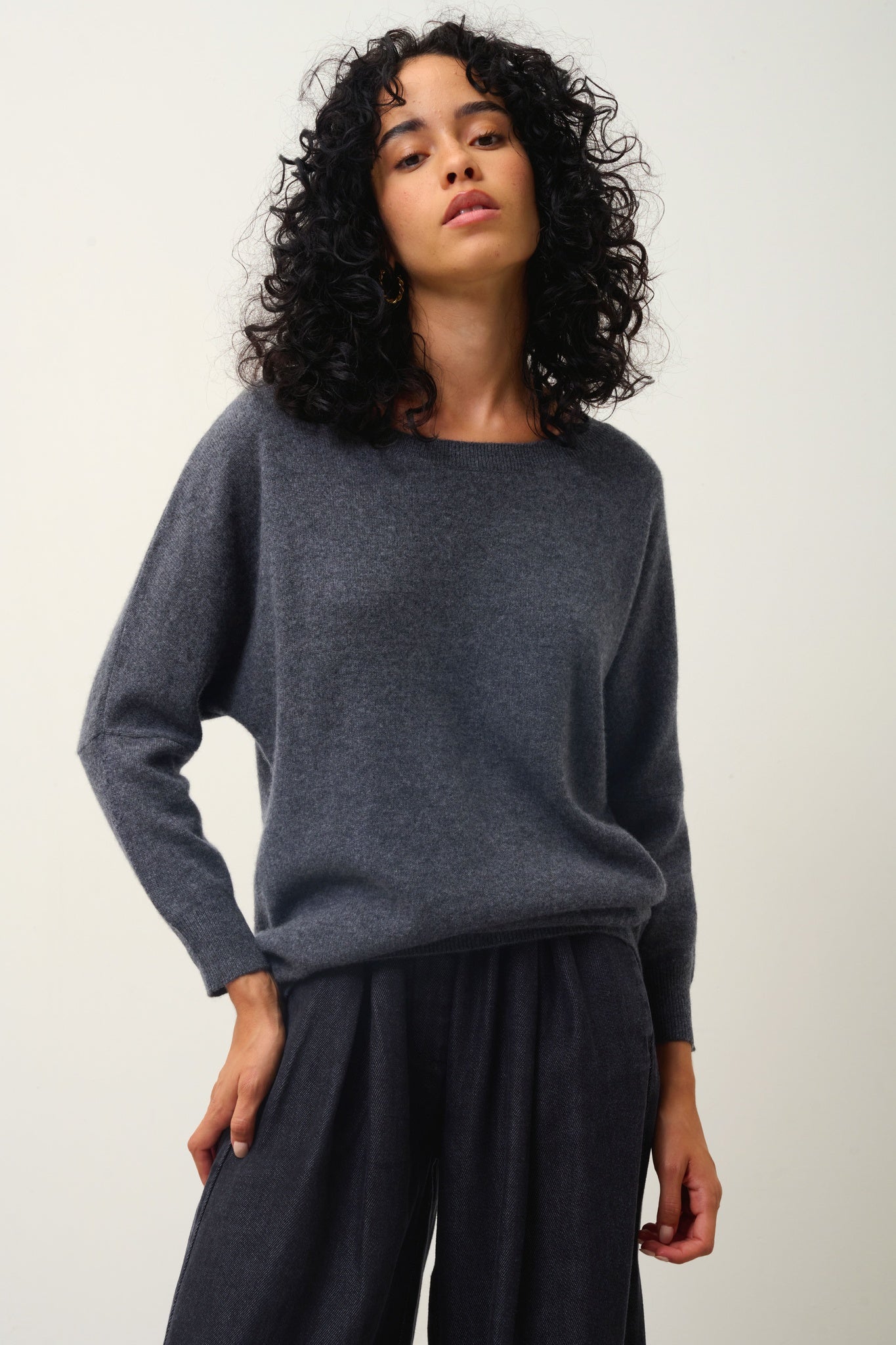 GOLÉON charcoal mottled bat sweater 100% cashmere