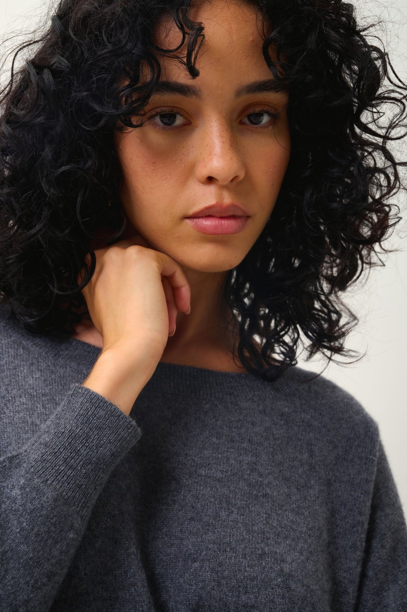 GOLÉON charcoal mottled bat sweater 100% cashmere