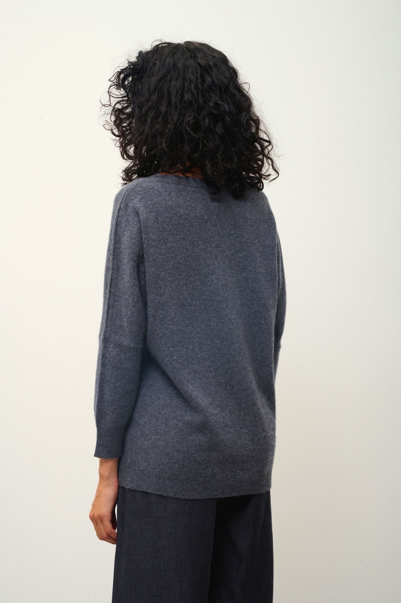 GOLÉON charcoal mottled bat sweater 100% cashmere