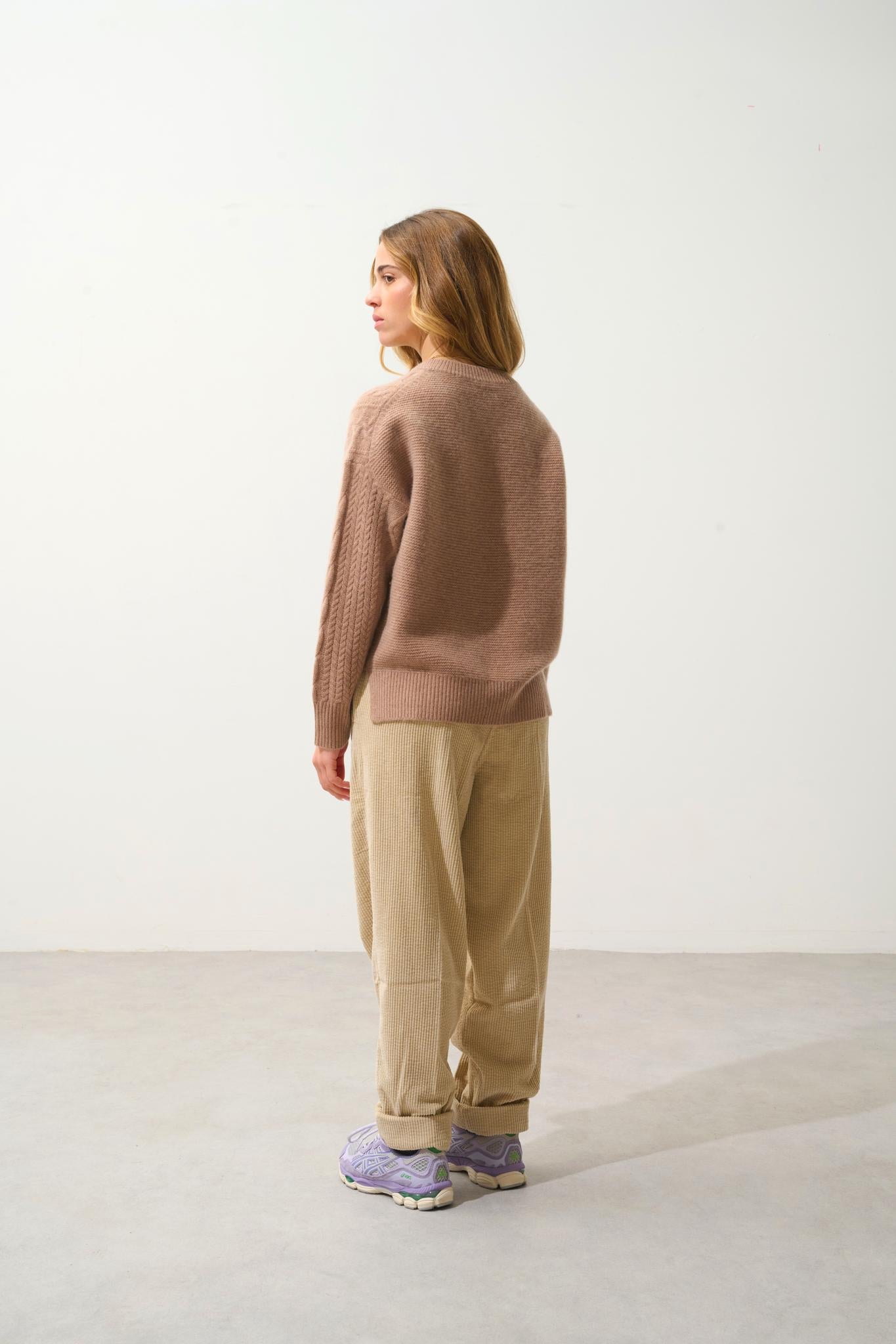 JAMPA pull col rond fentes côtés 6 fils camel chiné 100% cachemire