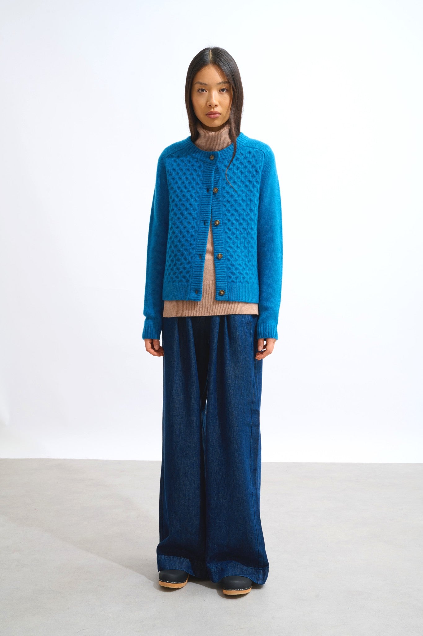 jinpa cardigan col rond 8 fils paon 100% cachemire