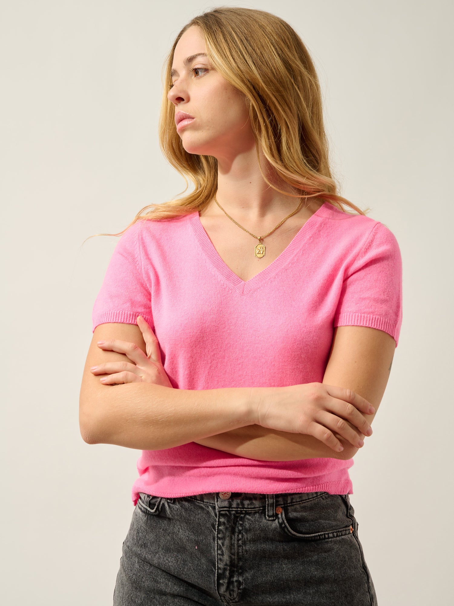 KALI t-shirt col v bubblegum 100% cachemire