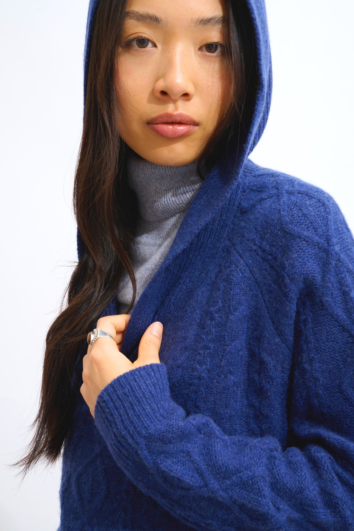 khandro pull capuche 6 fils bleu nuit 100% cachemire