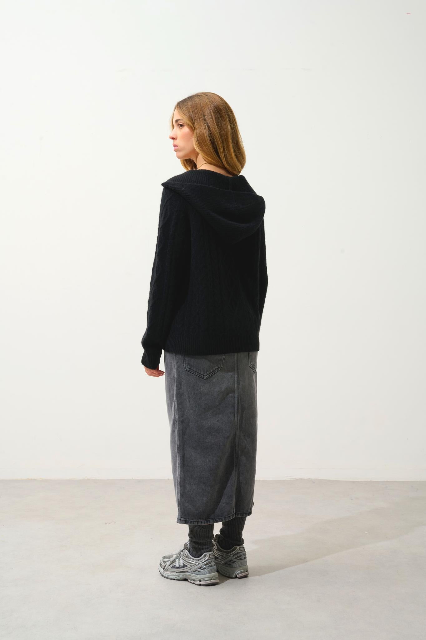 KHANDRO hooded sweater 6 threads black 100% cashmere