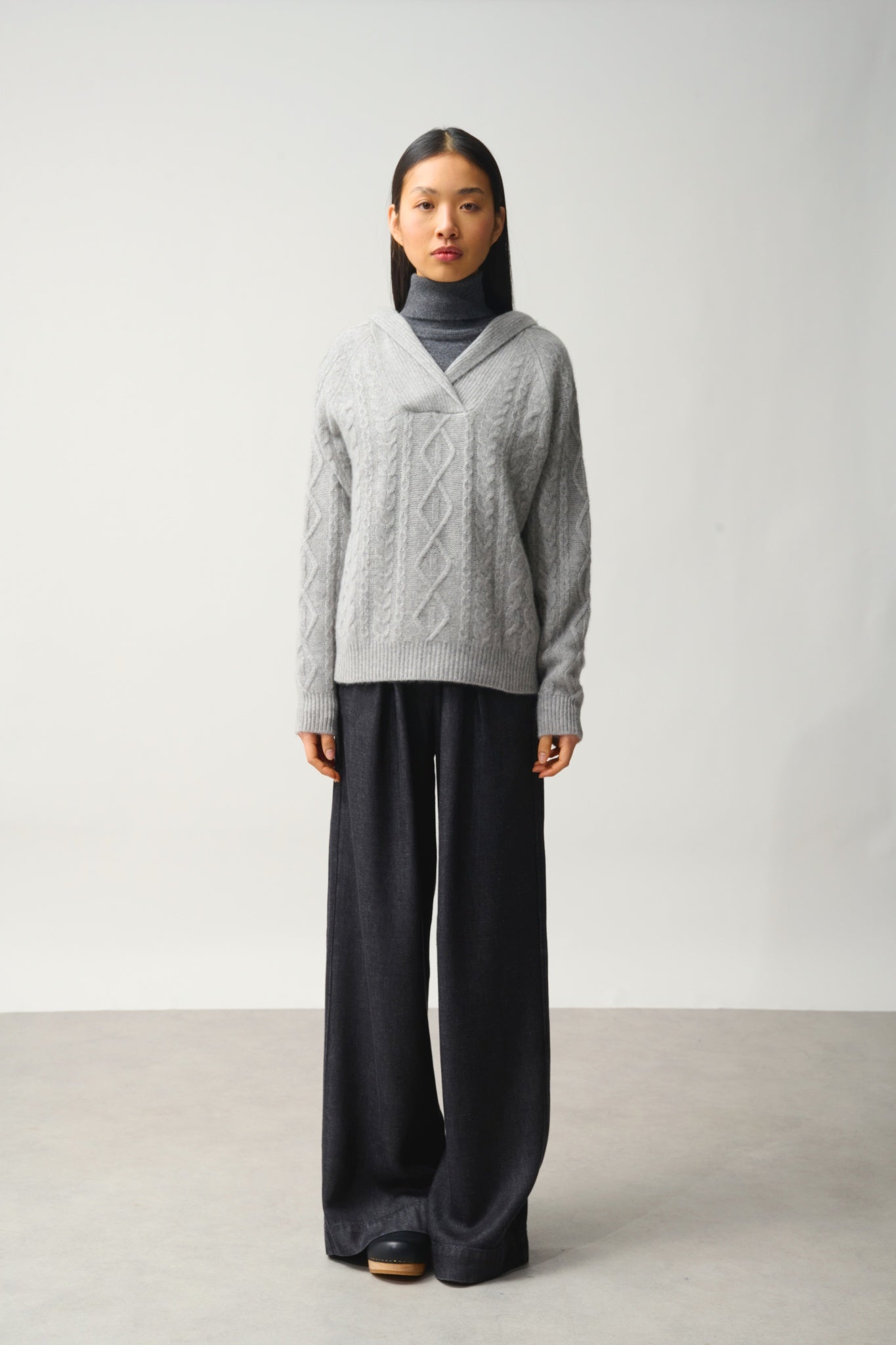 KHANDRO Kapuzenpullover 6-fädig Wolke meliert 100% Kaschmir