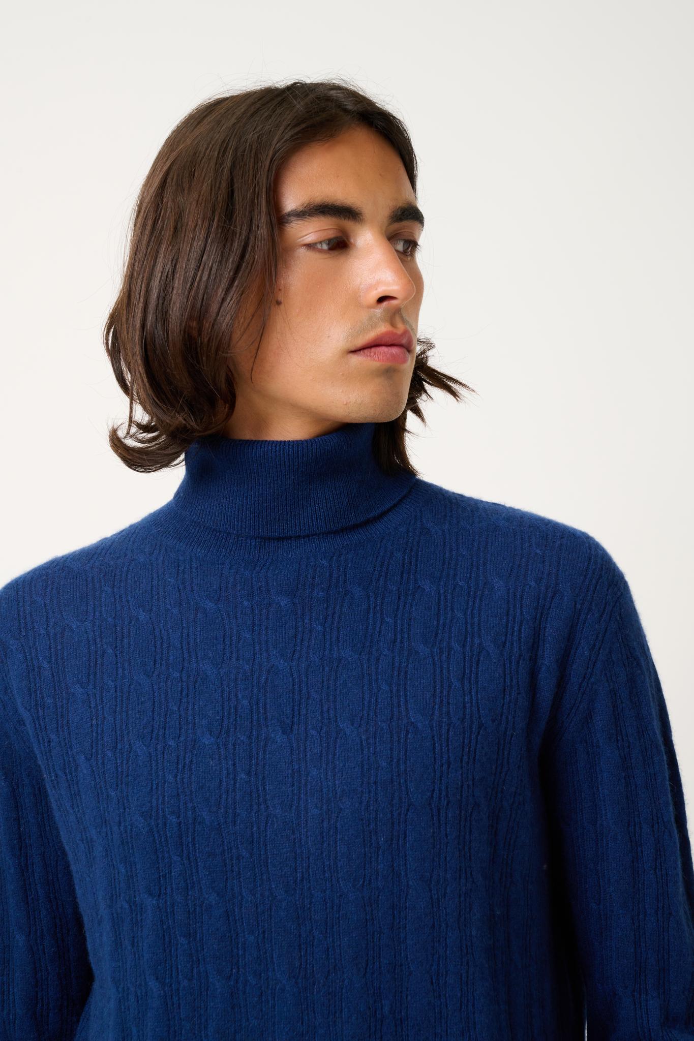 KONA midnight turtleneck sweater 100% cashmere