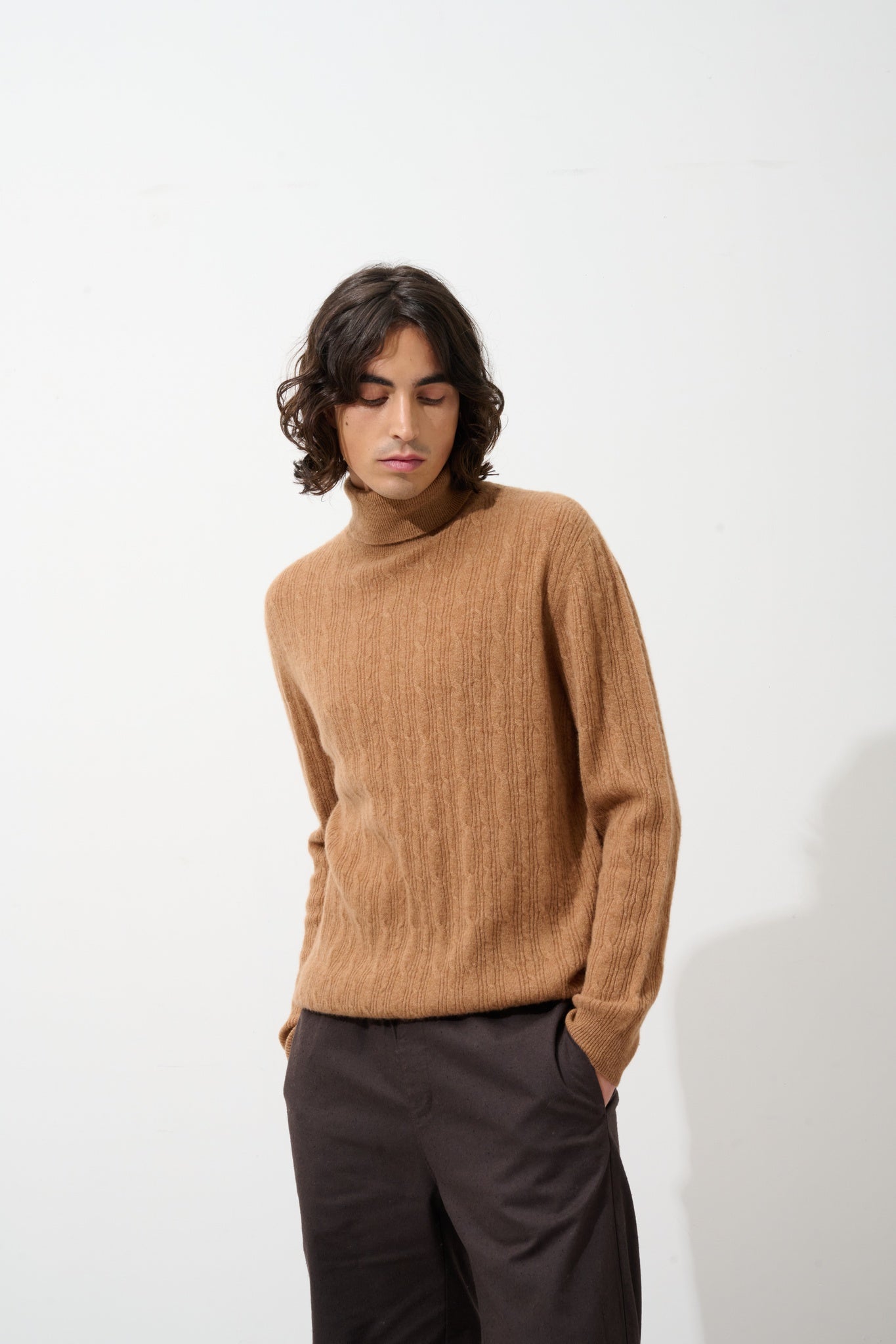 KONA pull col roulé noisette 100% cachemire