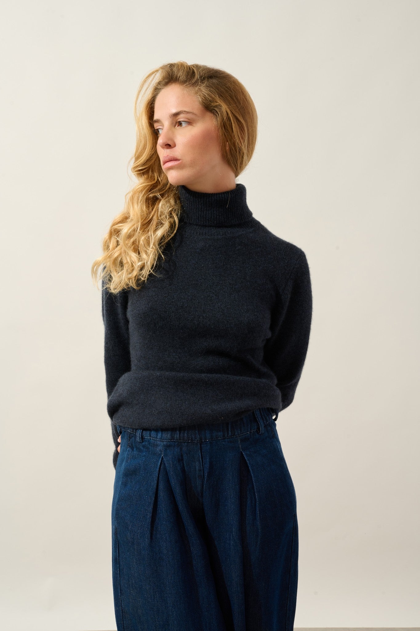 linda pull col roulé 4 fils caviar 100% cachemire