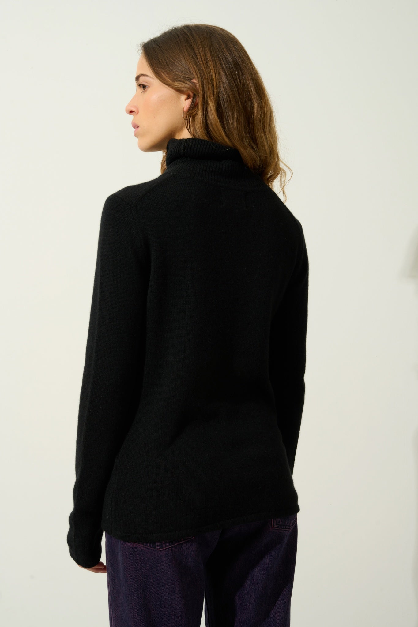 LINDA pull col roulé 4 fils noir 100% cachemire