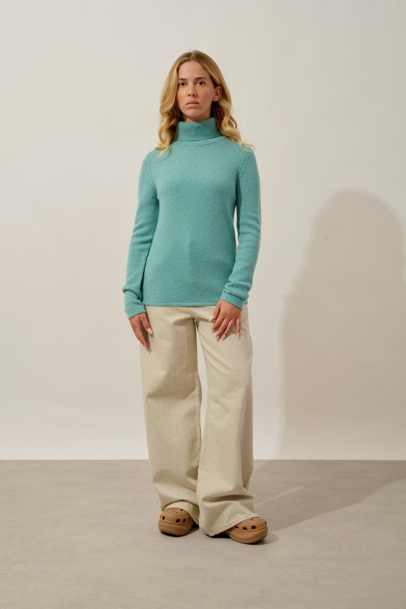 LINDA pull col roulé 4 fils vert chiné 100% cachemire