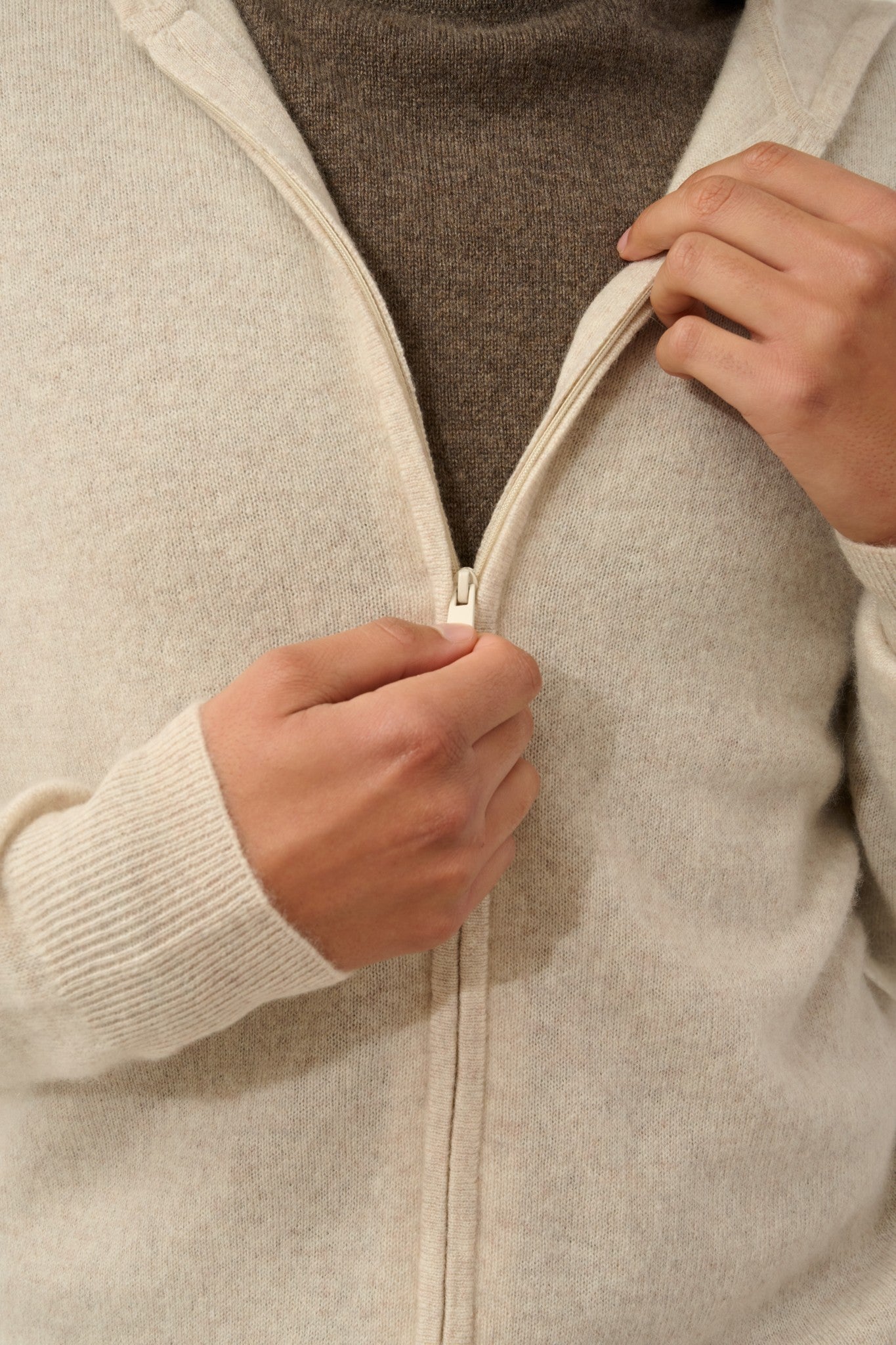 neurre gilet zippé capuche beige chiné 100% cachemire