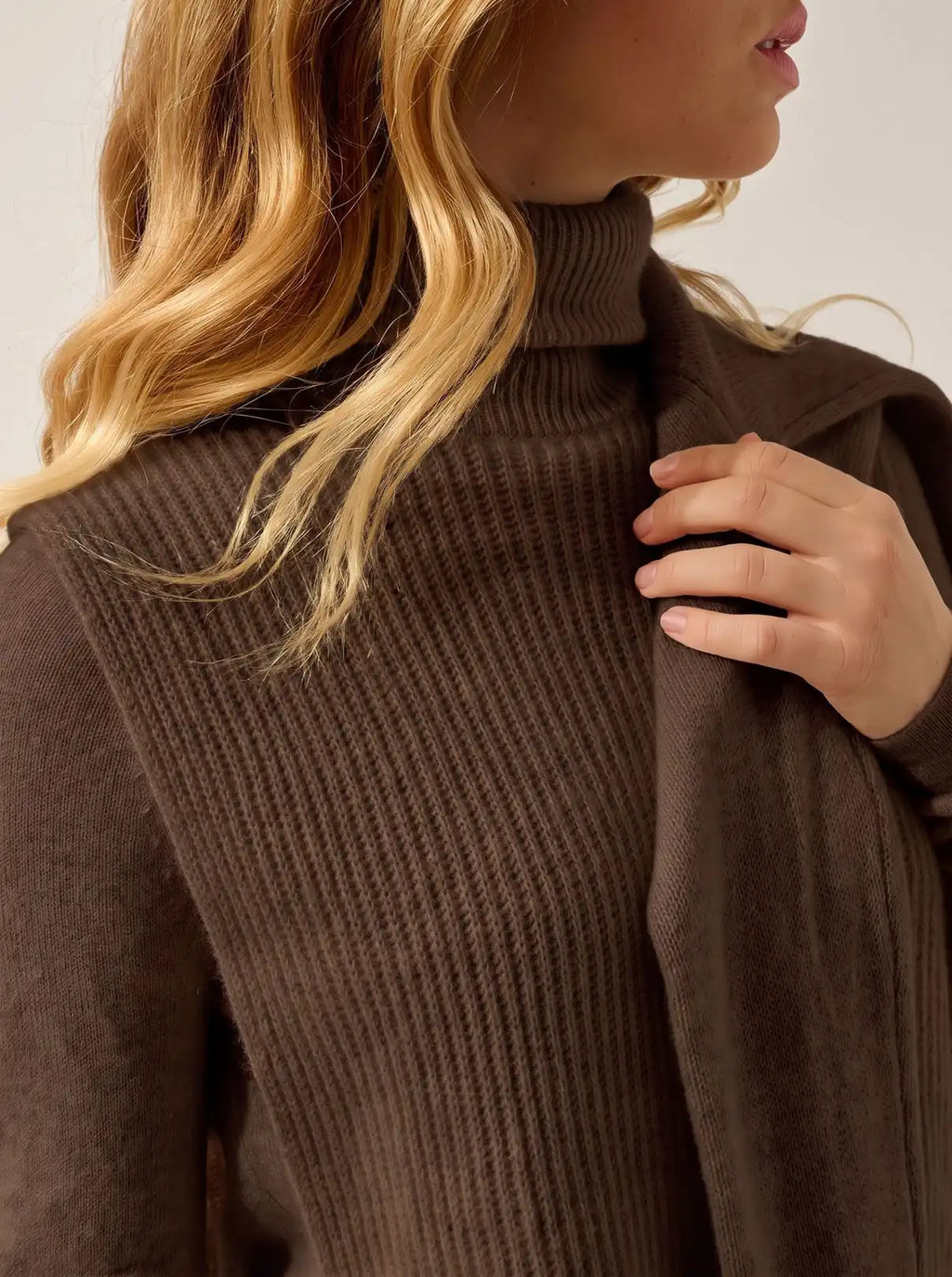 SIV Poncho Ouvert Col Roulé 4 Fils Choco