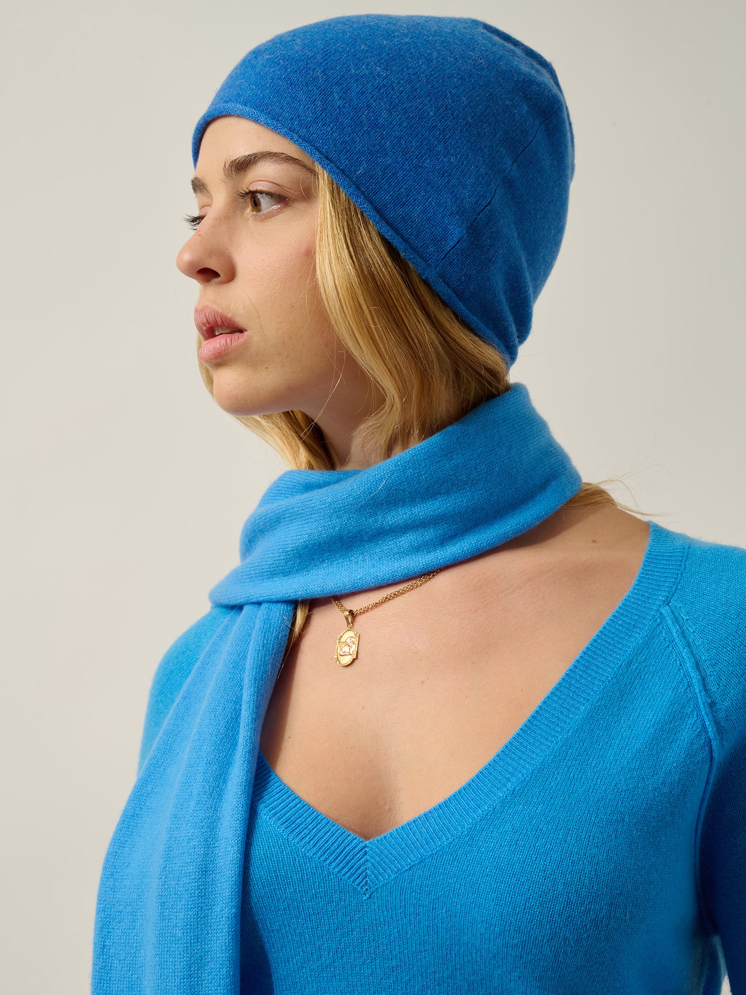 PINIER electric blue beanie 100% cashmere