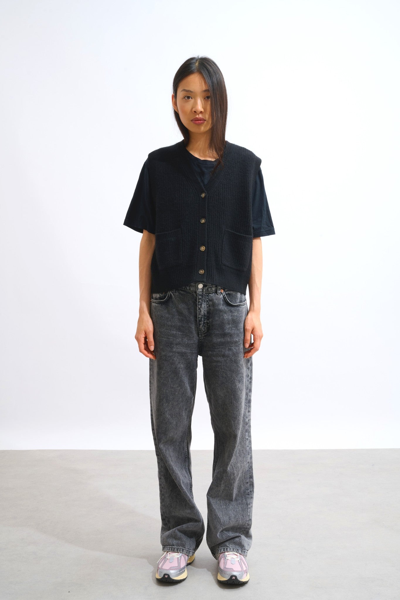 rosavia cardigan col v sans manches 4 fils noir 100% cachemire